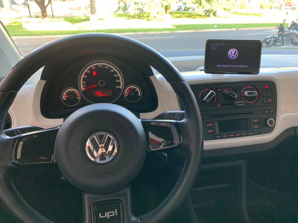 VOLKSWAGEN UP - Foto