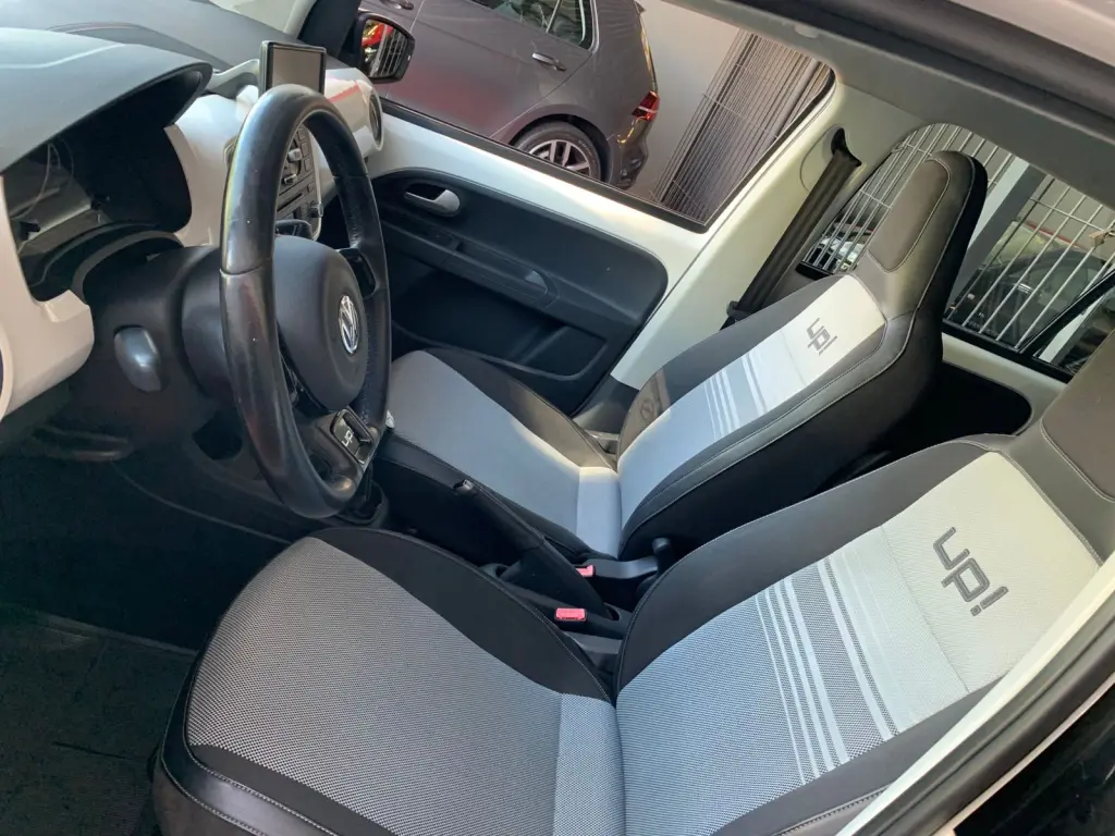 VOLKSWAGEN UP - Foto
