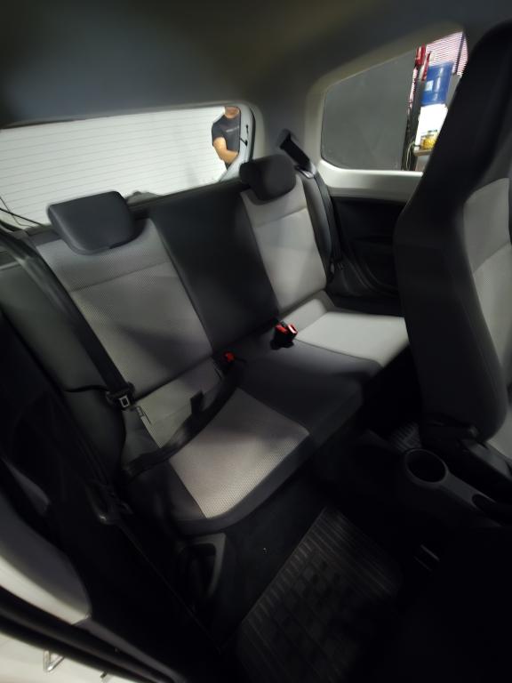 VOLKSWAGEN UP - Foto