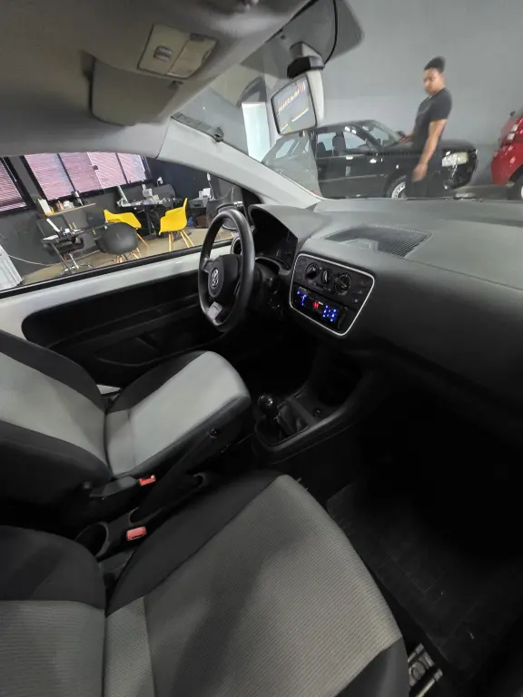 VOLKSWAGEN UP - Foto