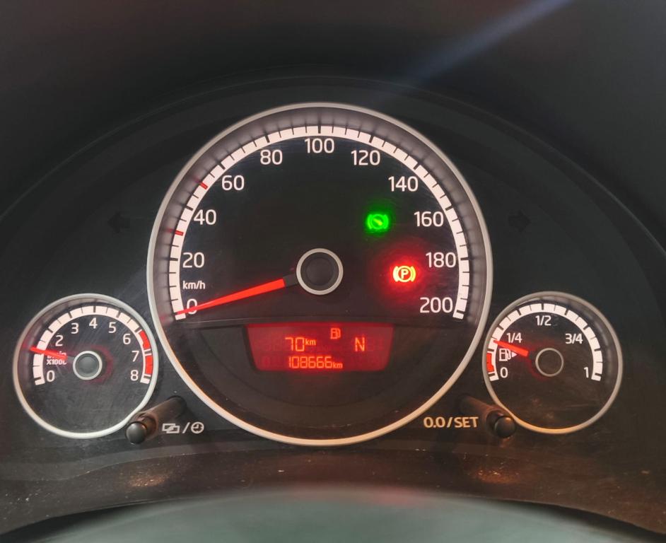 VOLKSWAGEN UP - Foto