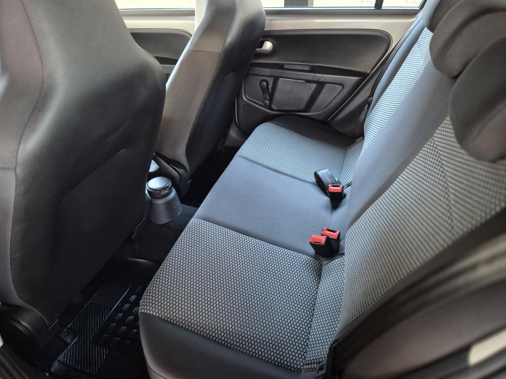 VOLKSWAGEN UP - Foto