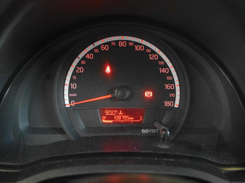 VOLKSWAGEN UP - Foto