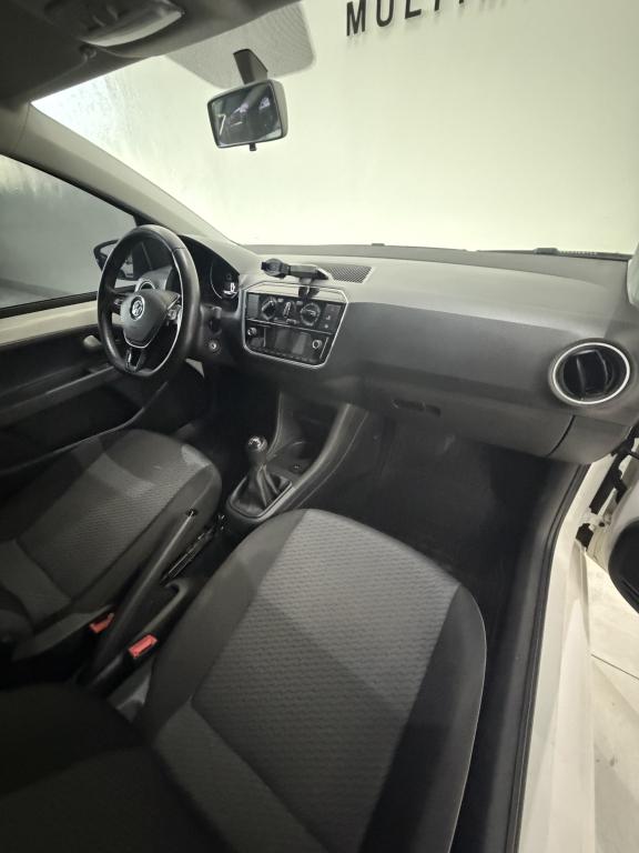 VOLKSWAGEN UP - Foto