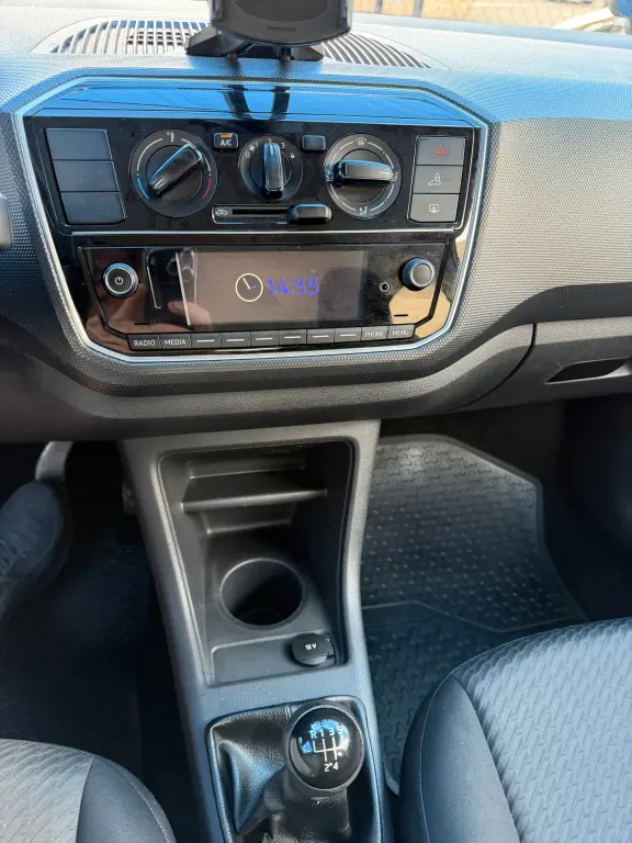 VOLKSWAGEN UP - Foto