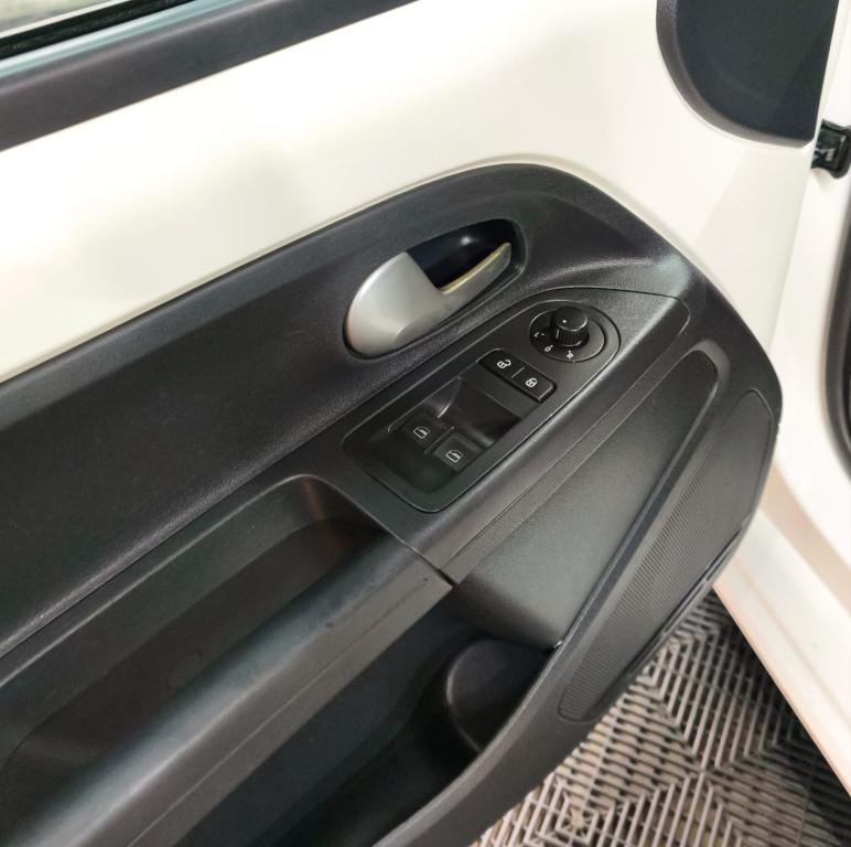 VOLKSWAGEN UP - Foto