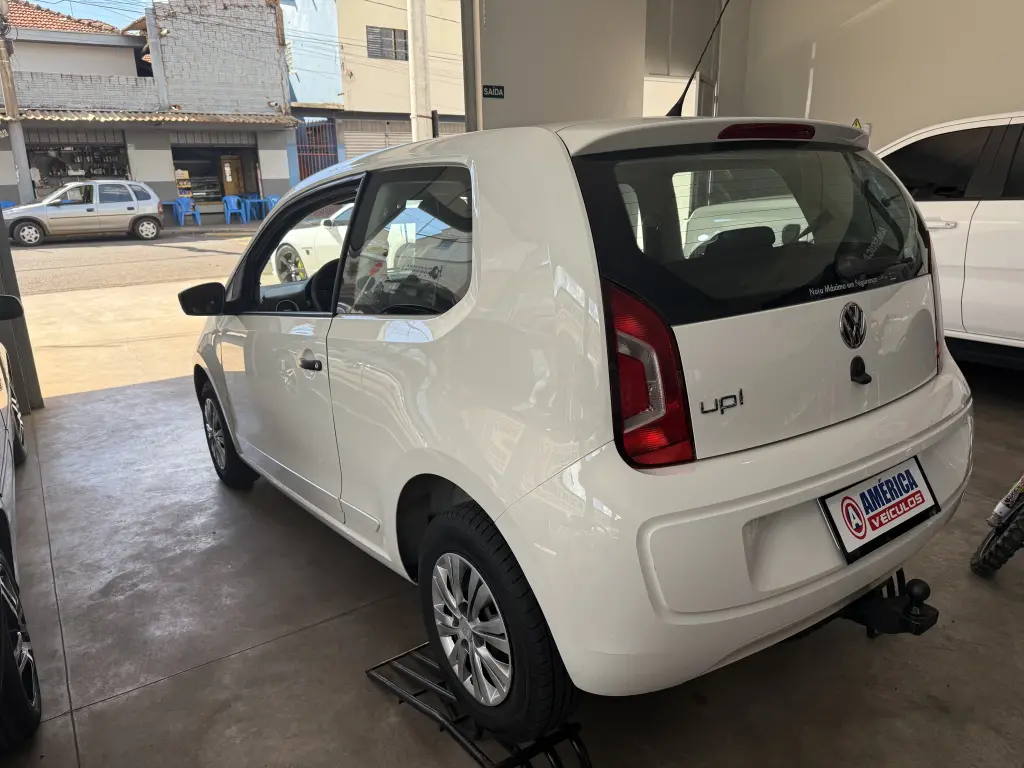 VOLKSWAGEN UP - Foto