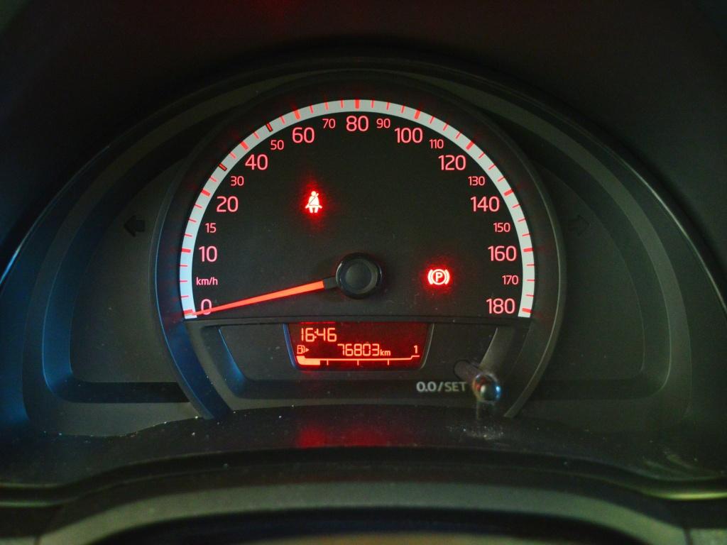 VOLKSWAGEN UP - Foto