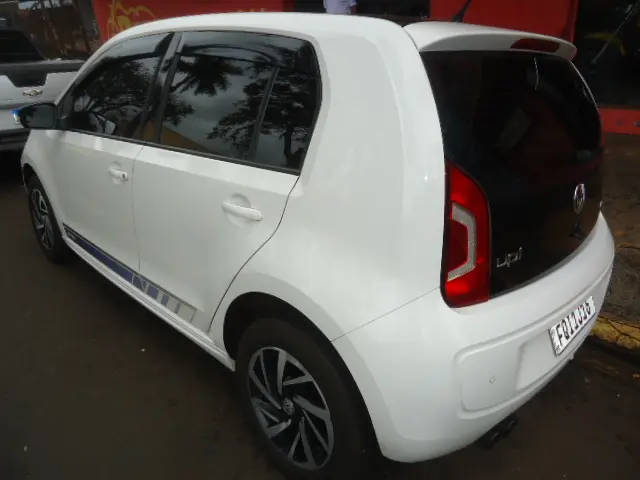 VOLKSWAGEN UP - Foto