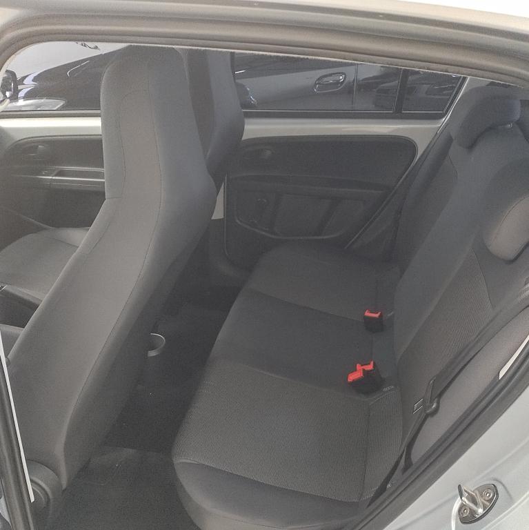 VOLKSWAGEN UP - Foto