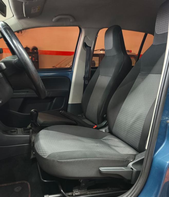 VOLKSWAGEN UP - Foto