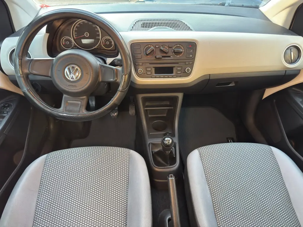 VOLKSWAGEN UP - Foto