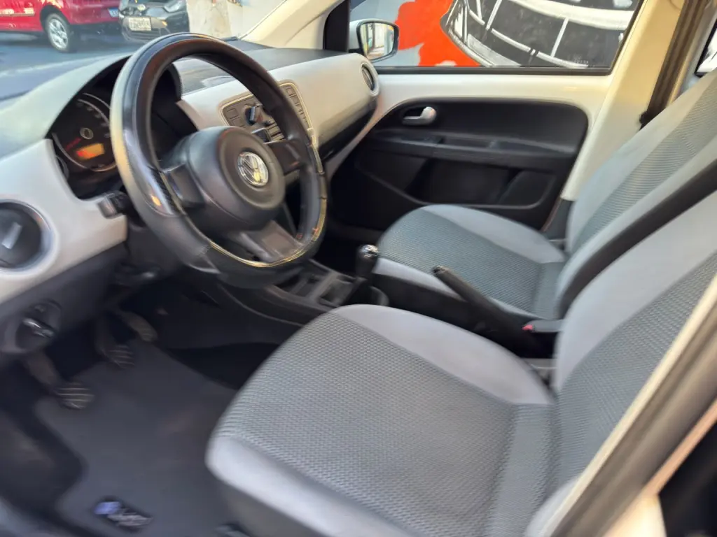 VOLKSWAGEN UP - Foto