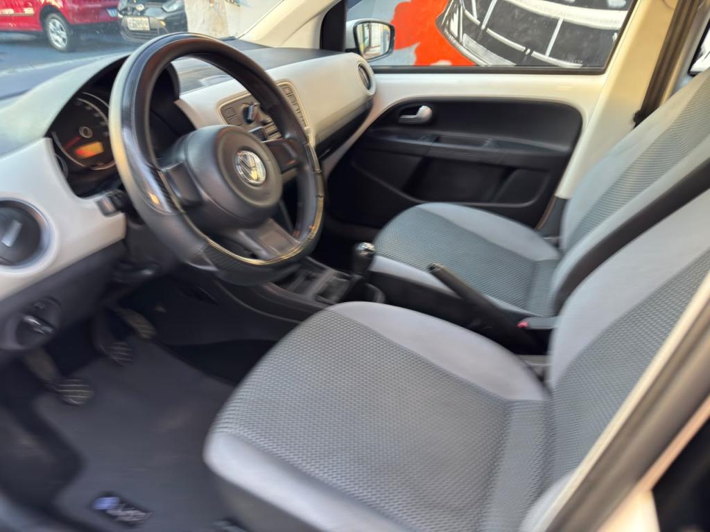 VOLKSWAGEN UP - Foto