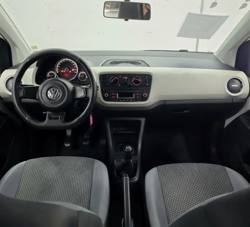 VOLKSWAGEN UP - Foto