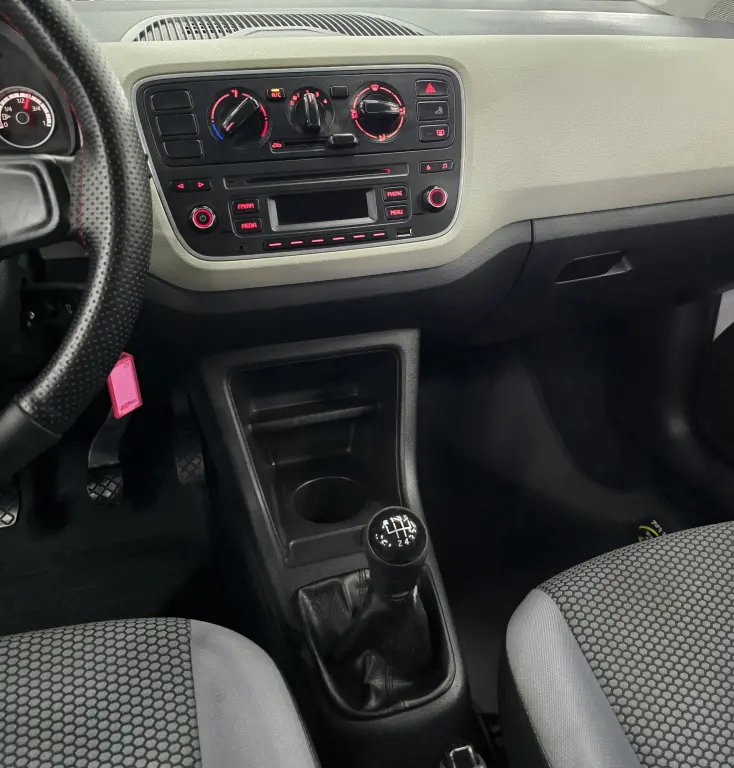 VOLKSWAGEN UP - Foto