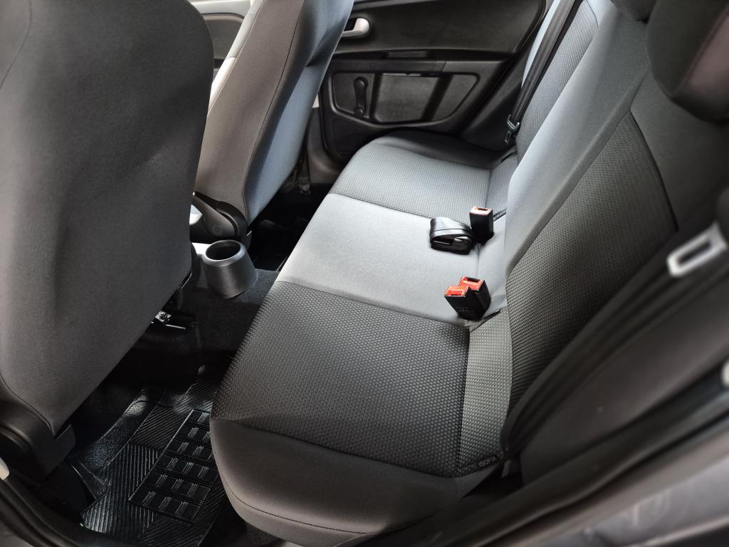 VOLKSWAGEN UP - Foto