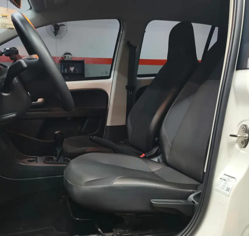VOLKSWAGEN UP - Foto