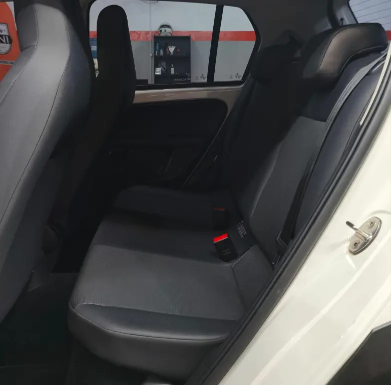 VOLKSWAGEN UP - Foto