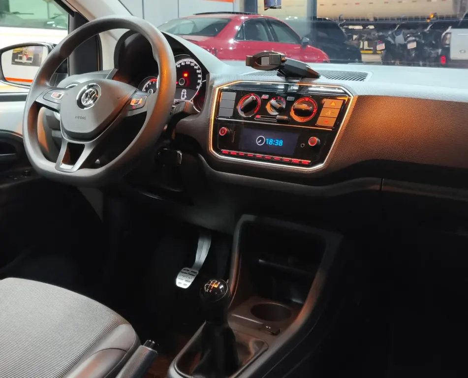VOLKSWAGEN UP - Foto