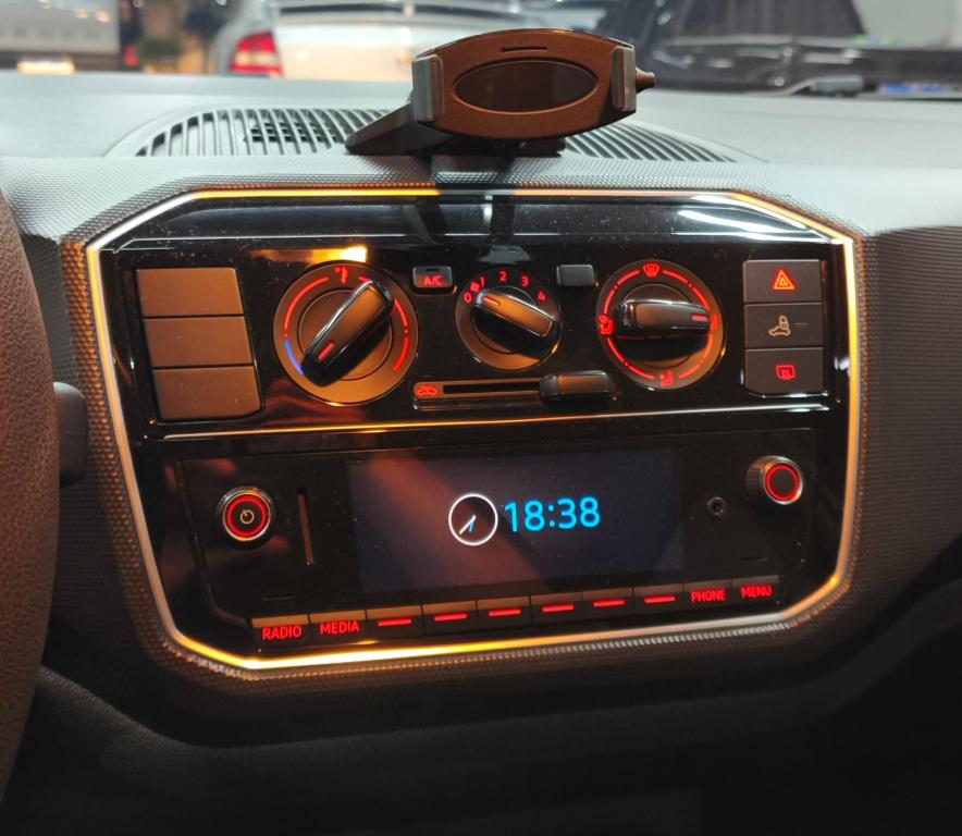 VOLKSWAGEN UP - Foto