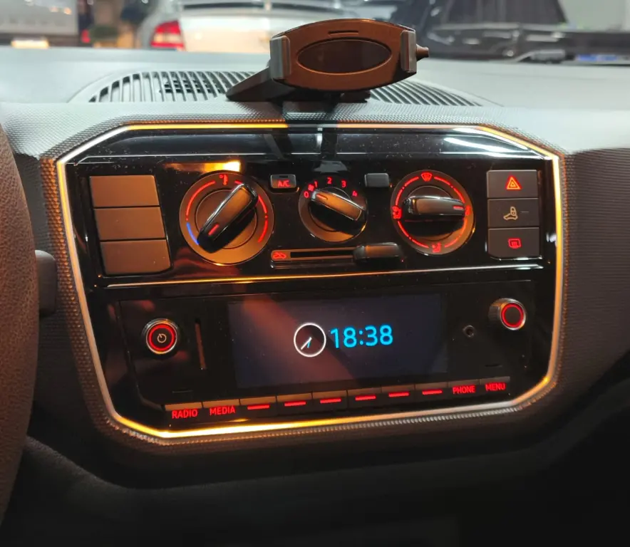 VOLKSWAGEN UP - Foto