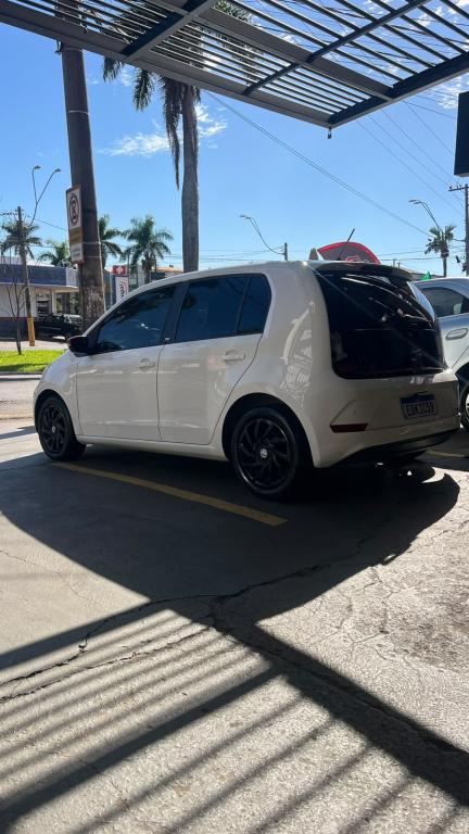 VOLKSWAGEN UP - Foto