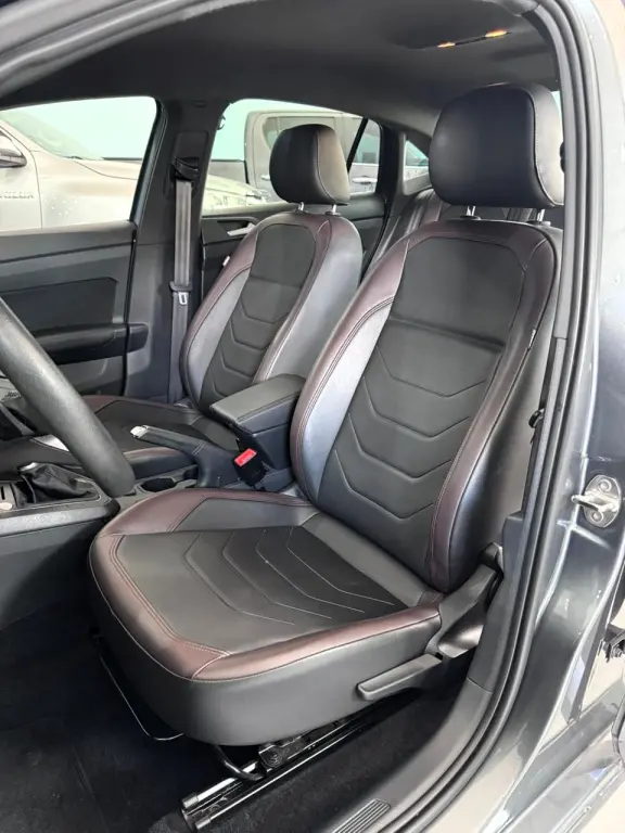 VOLKSWAGEN Virtus - Foto