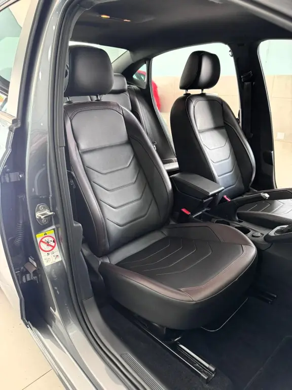 VOLKSWAGEN Virtus - Foto