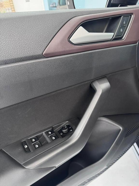 VOLKSWAGEN Virtus - Foto