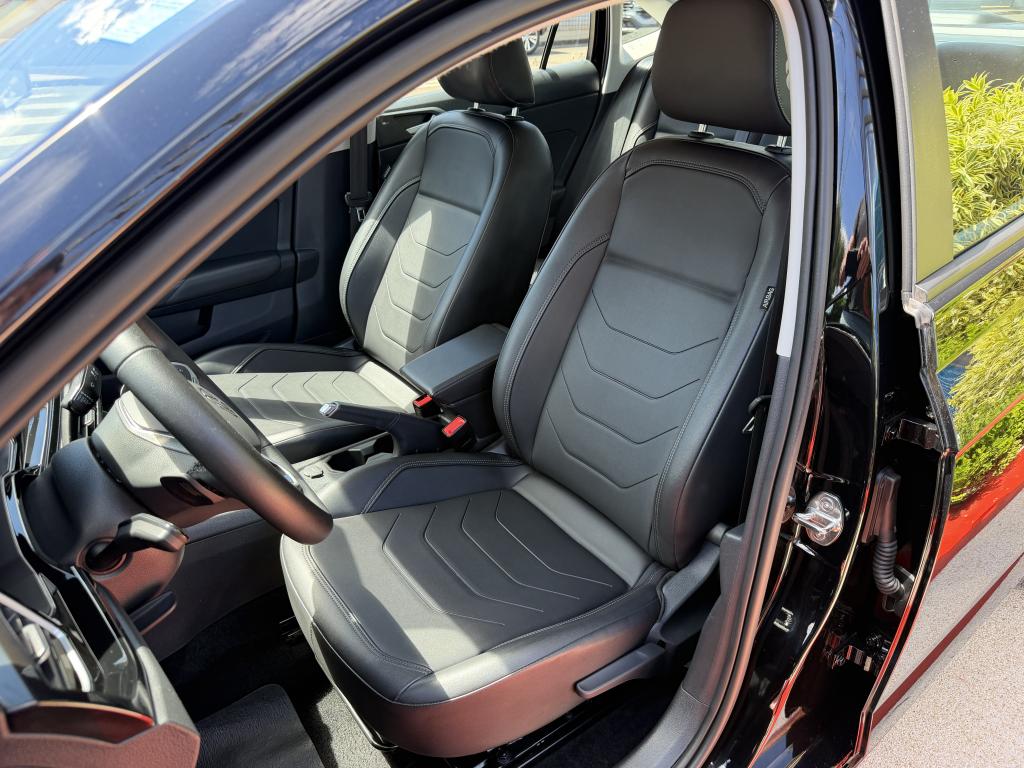 VOLKSWAGEN Virtus - Foto