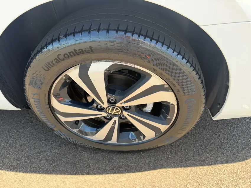 VOLKSWAGEN Virtus - Foto