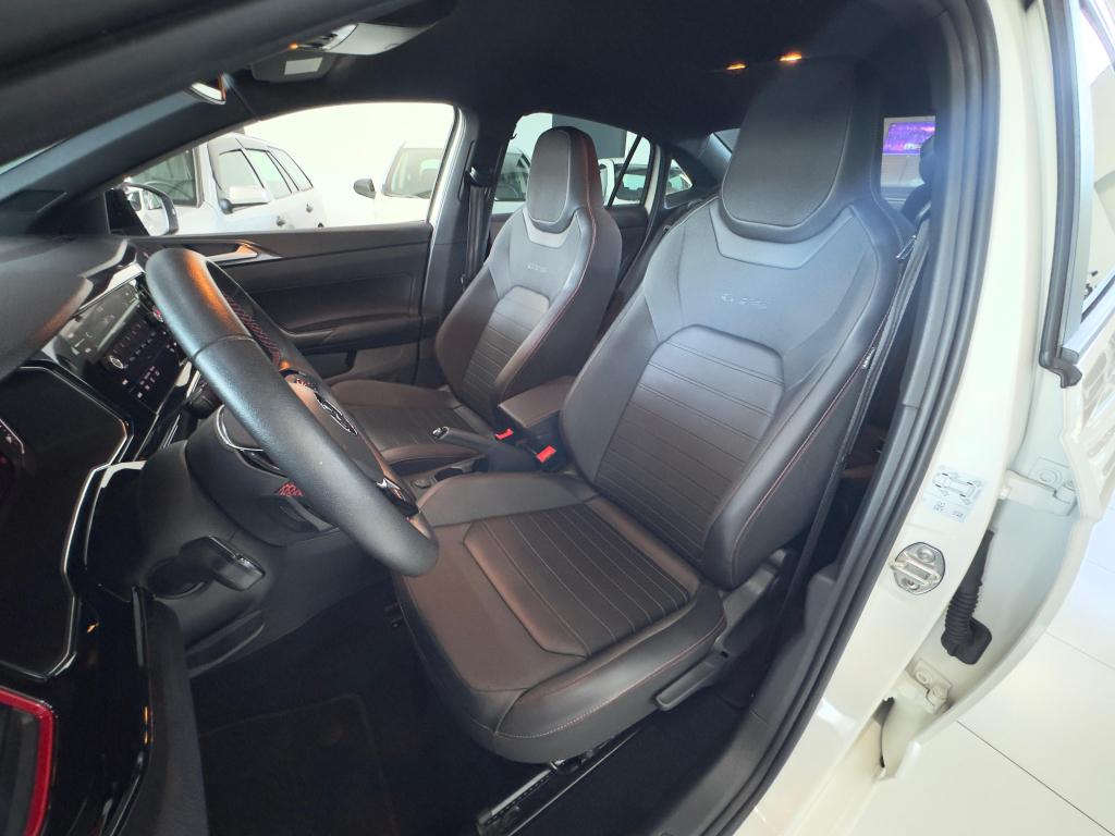 VOLKSWAGEN Virtus - Foto