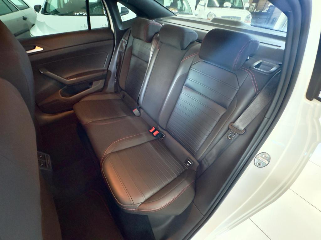 VOLKSWAGEN Virtus - Foto