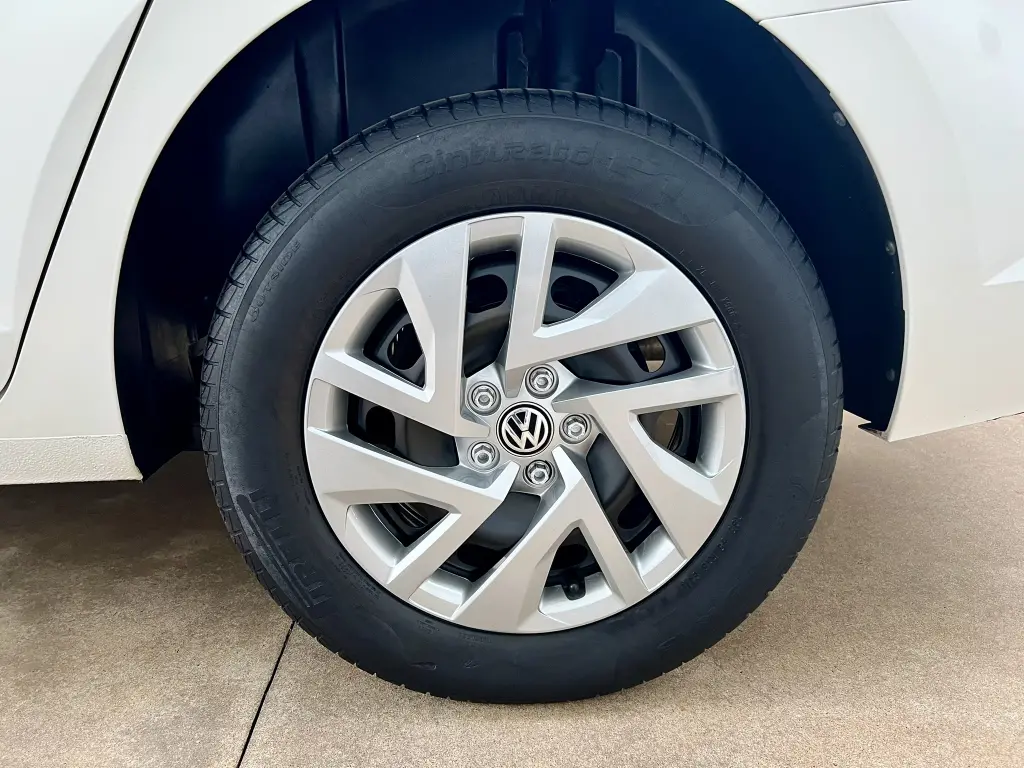 VOLKSWAGEN Virtus - Foto