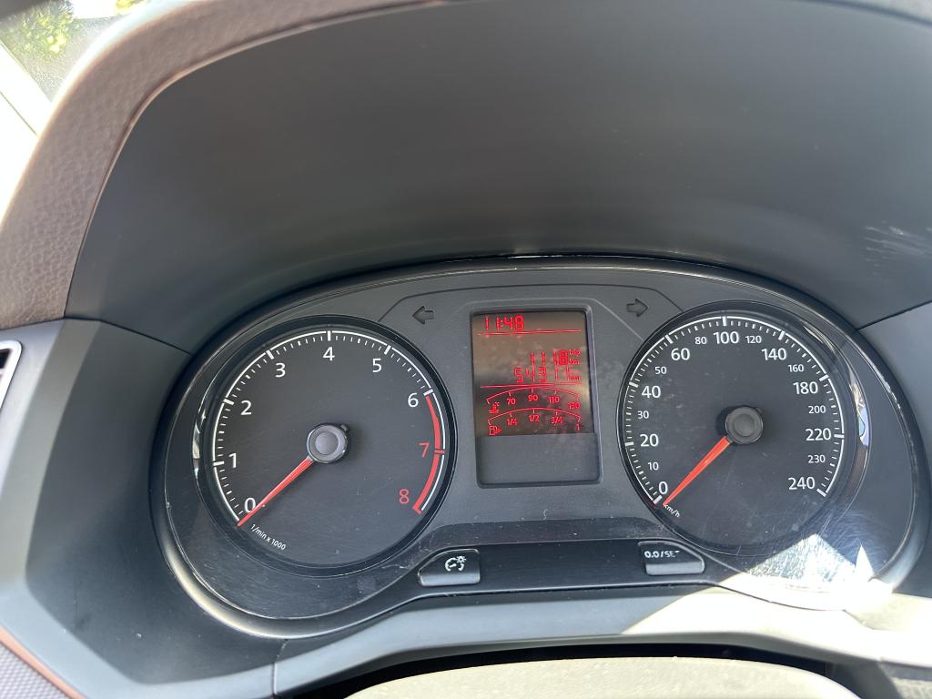 VOLKSWAGEN Voyage - Foto