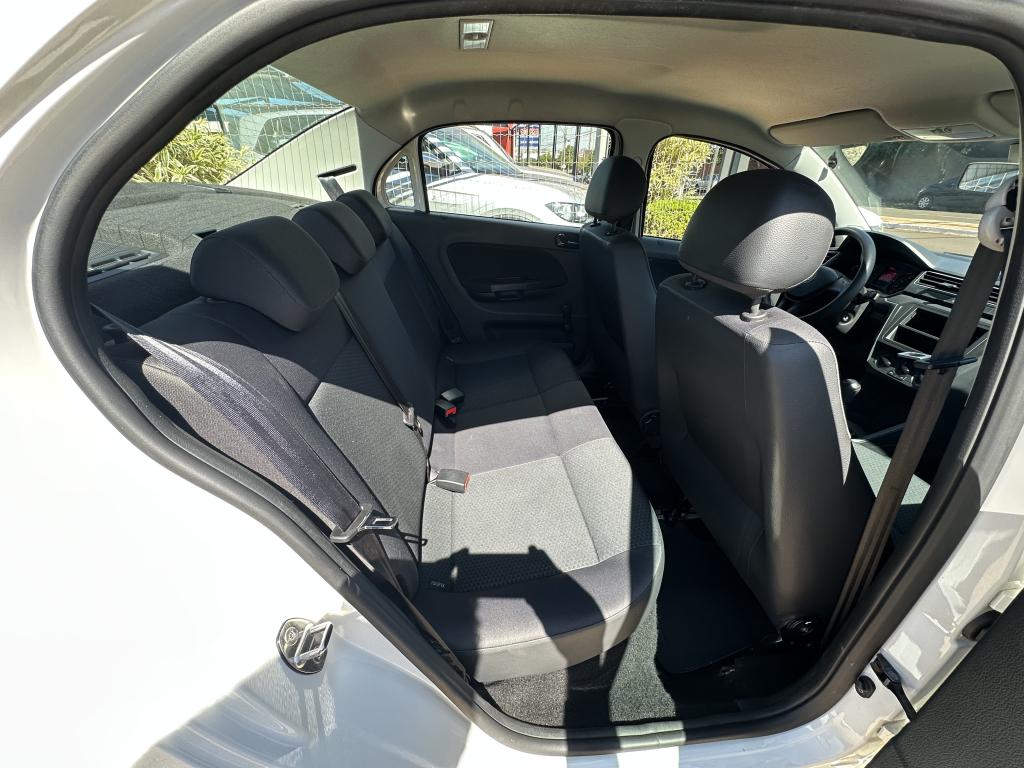 VOLKSWAGEN Voyage - Foto