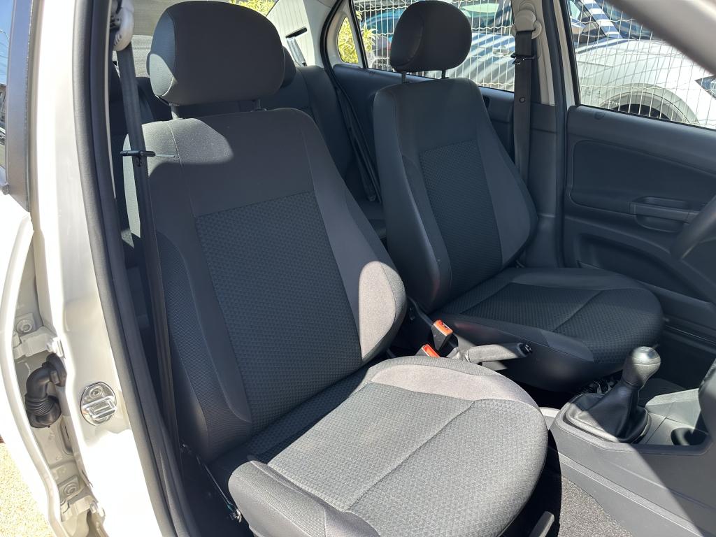 VOLKSWAGEN Voyage - Foto