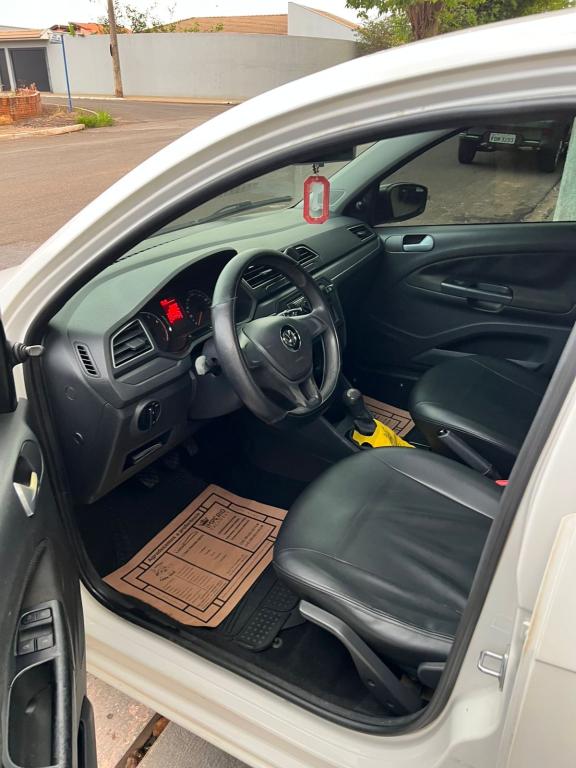 VOLKSWAGEN Voyage - Foto