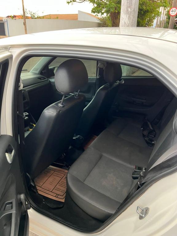 VOLKSWAGEN Voyage - Foto