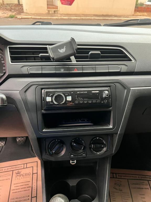 VOLKSWAGEN Voyage - Foto