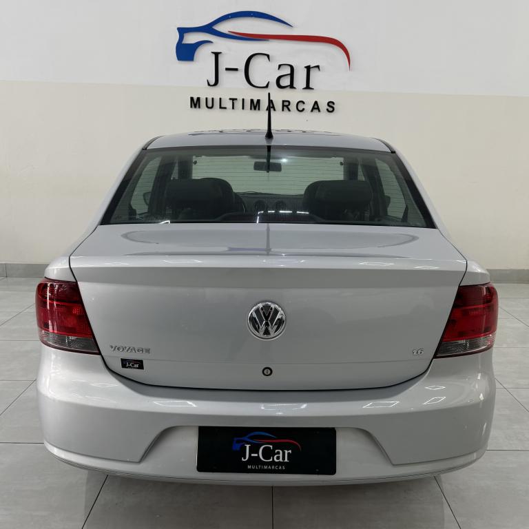 VOLKSWAGEN Voyage - Foto