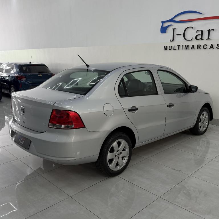 VOLKSWAGEN Voyage - Foto