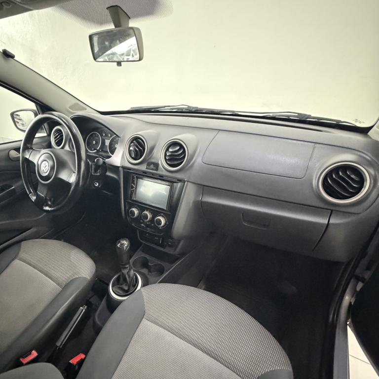 VOLKSWAGEN Voyage - Foto