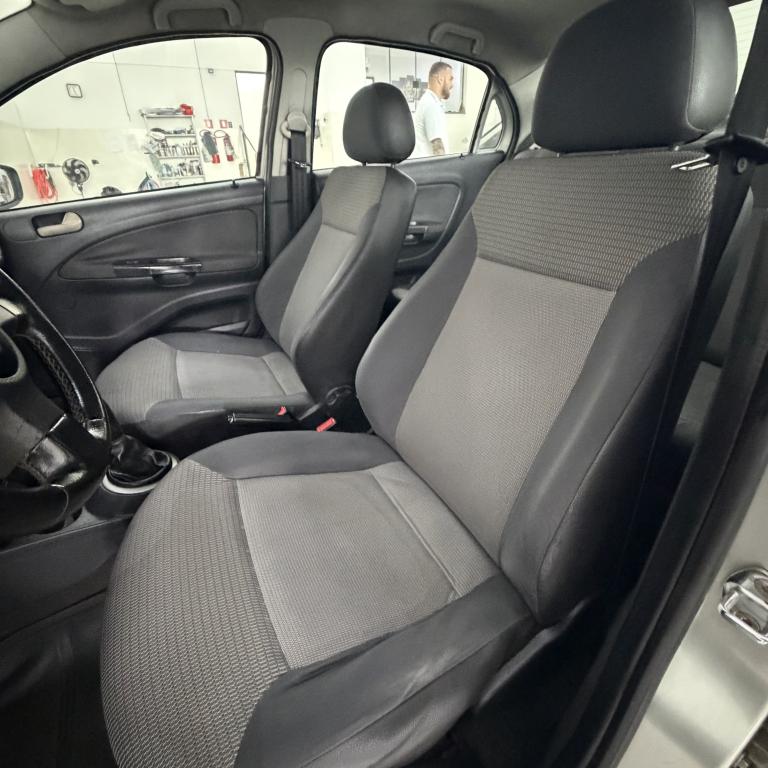 VOLKSWAGEN Voyage - Foto