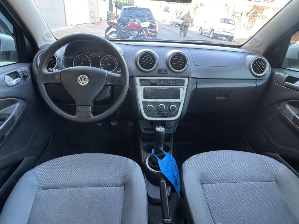 VOLKSWAGEN Voyage - Foto