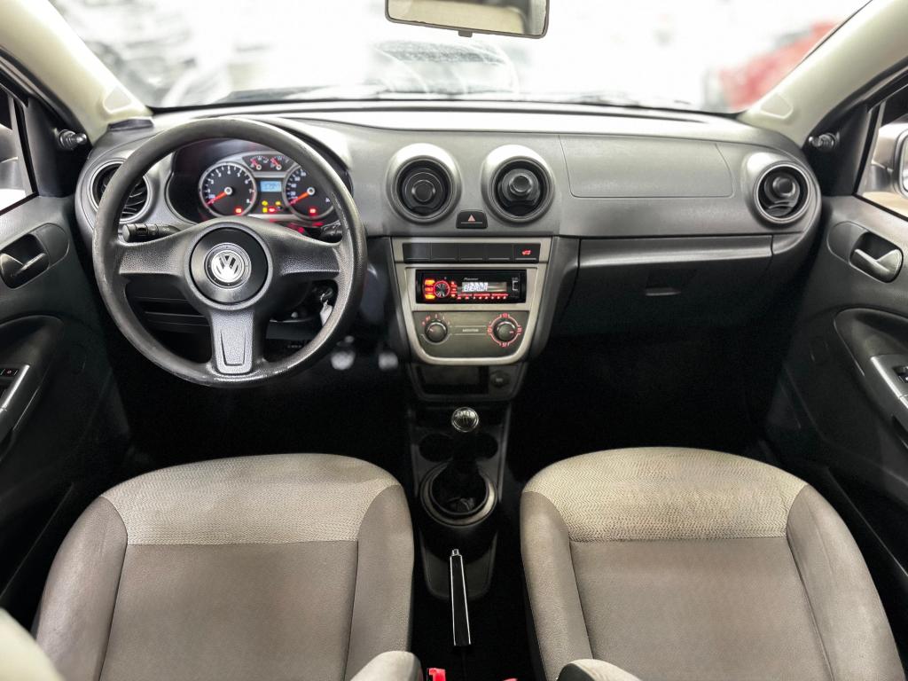 VOLKSWAGEN Voyage - Foto