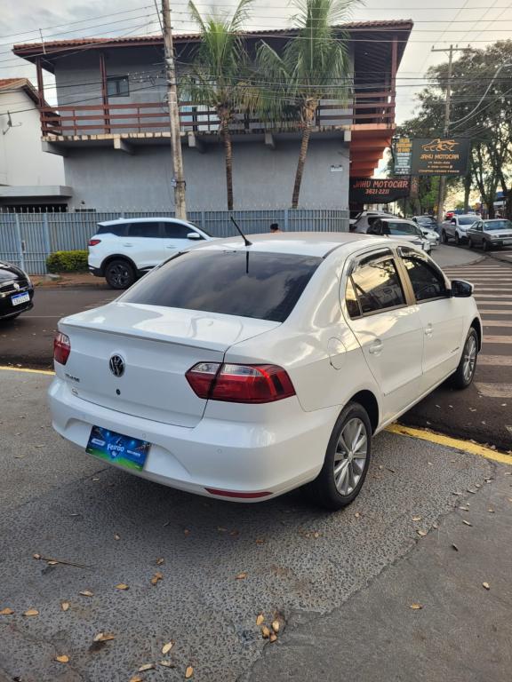 VOLKSWAGEN Voyage - Foto