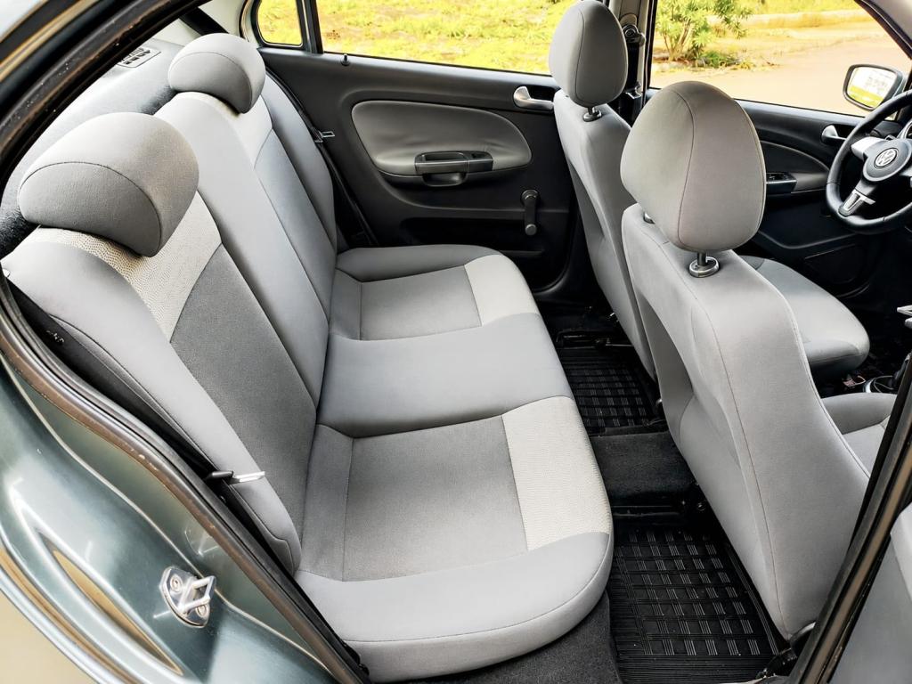 VOLKSWAGEN Voyage - Foto