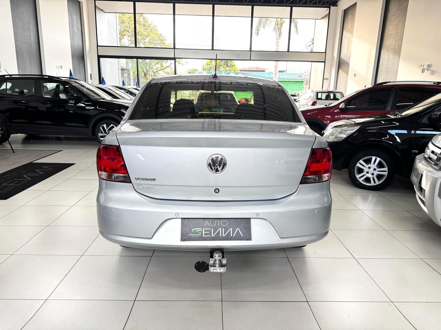 VOLKSWAGEN Voyage - Foto